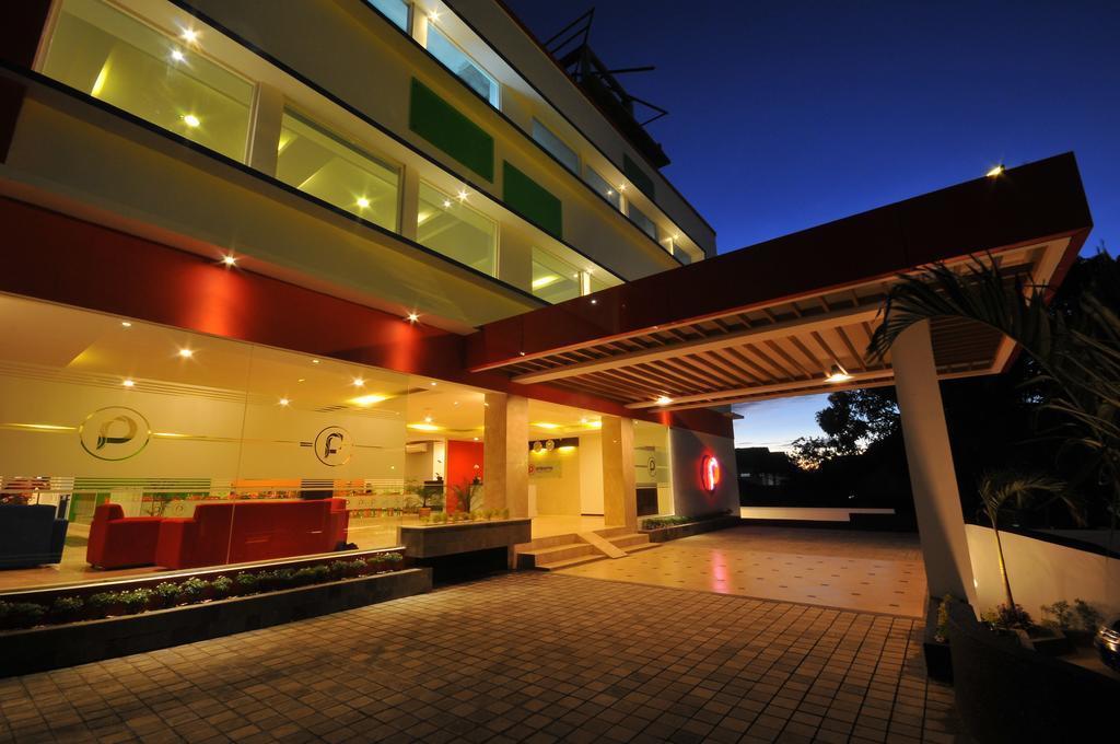 Pratama Hotel & Convention Mataram Eksteriør bilde