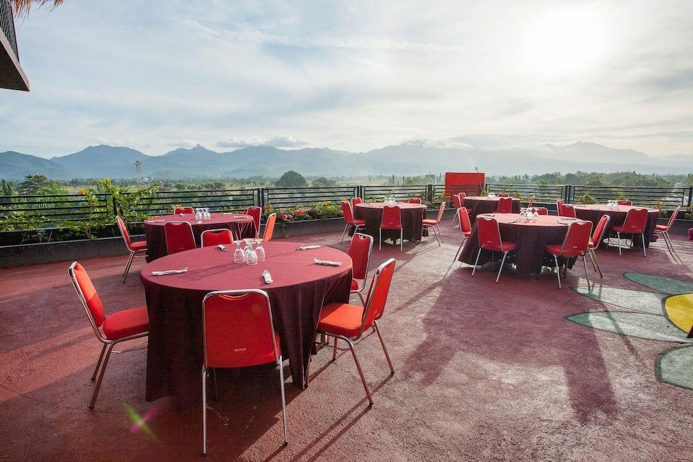 Pratama Hotel & Convention Mataram Eksteriør bilde
