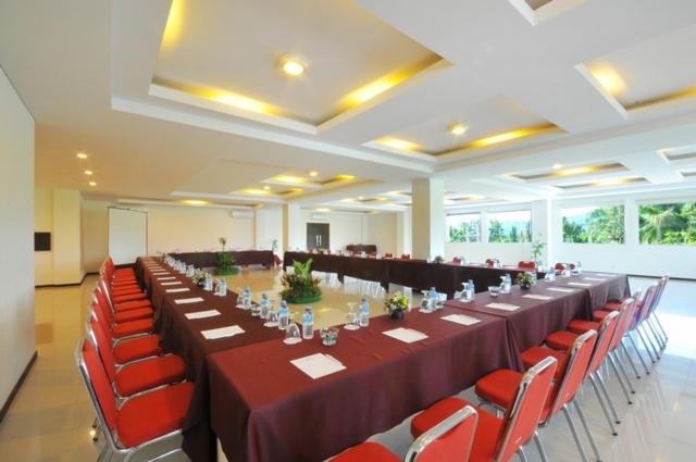Pratama Hotel & Convention Mataram Eksteriør bilde