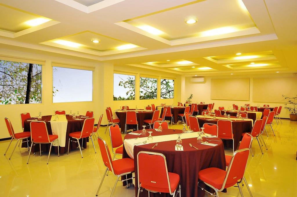 Pratama Hotel & Convention Mataram Eksteriør bilde